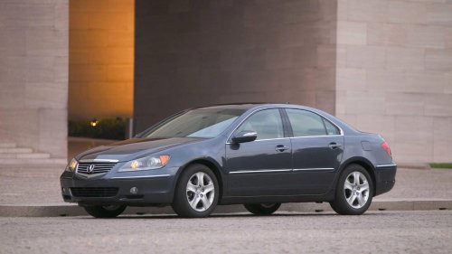 The Japanese flagship luxury sedan that's a steal and ultra reliable