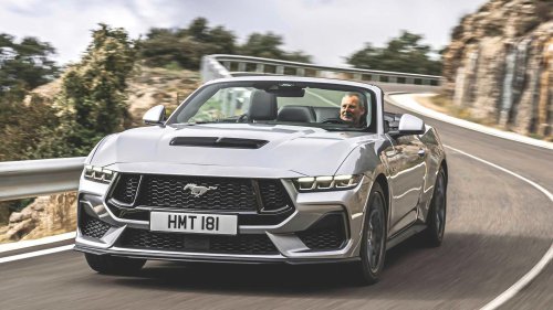 The last of its kind: Ford Mustang V8 convertible manual