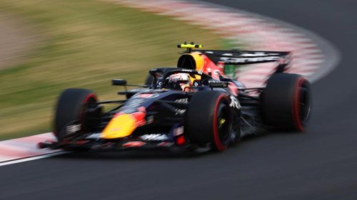 Ferrari, Mercedes, Red Bull al fin tiene dos coches, pero un problema aún peor: más cerca de Sainz y la zona media que de luchar contra Ferrari o Mercedes