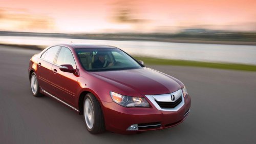 The Japanese flagship luxury sedan that's a steal and ultra reliable