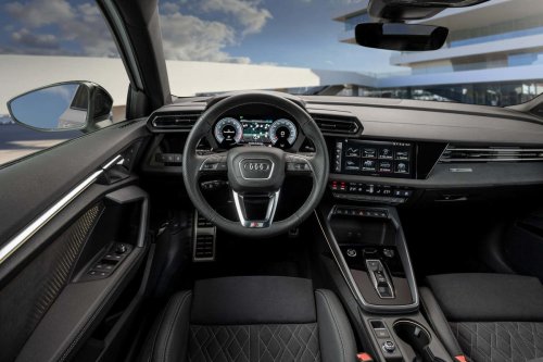 Compacto, sedán, diésel, prémium: y aún así, tiene mucho sentido