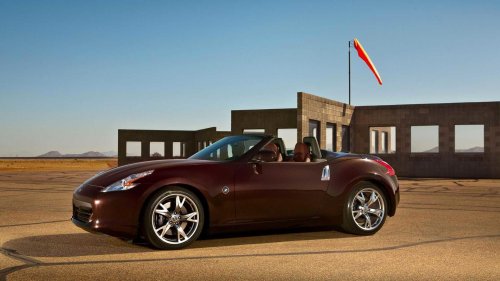 Nissan, Nissan 370Z, The Nissan 370Z is an affordable roadster and the perfect entry-level sports car