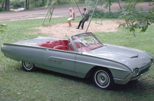 The excellent story of the Ford Thunderbird
