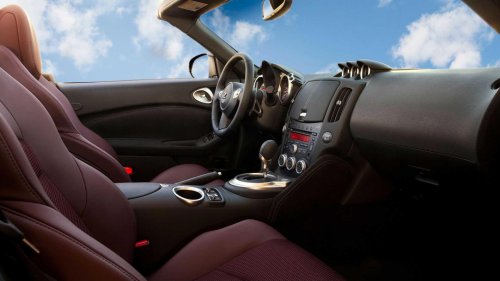 Nissan, Nissan 370Z, The Nissan 370Z is an affordable roadster and the perfect entry-level sports car