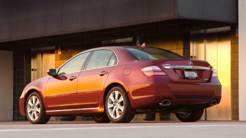 The Japanese flagship luxury sedan that's a steal and ultra reliable