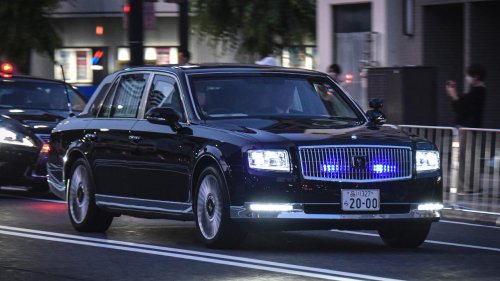 10 luxury cars from Japan that stand alone