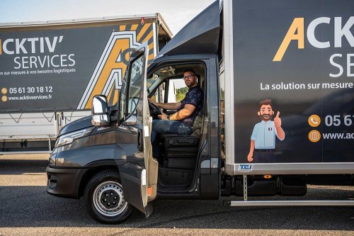 Este repartidor recorre más de 1.000 km cada día con esta furgoneta eléctrica