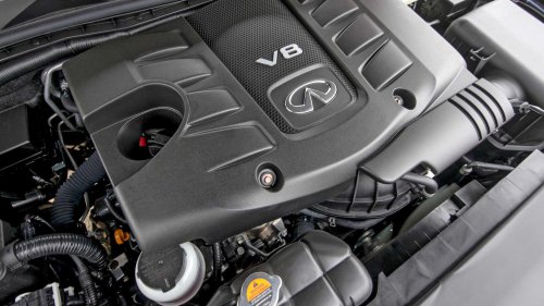 The 2015 Infiniti QX80 has an interior that puts new luxury cars to shame