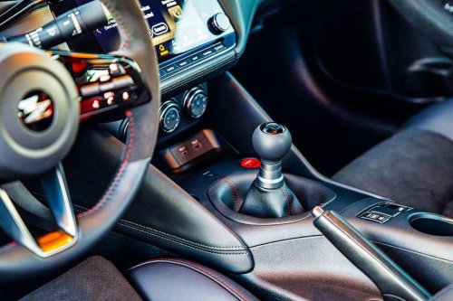 日産、2027年型Zを刷新 消えゆくスポーツカー市場に「残る」という決断