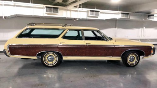 The 9-passenger family wagon that secretly had muscle car power in 1970