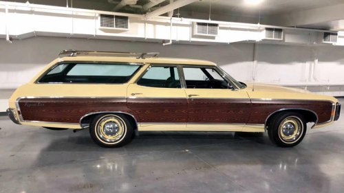 The 9-passenger family wagon that secretly had muscle car power in 1970