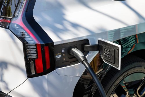 2026 Kia EV9 GT-Line vs. 2026 Hyundai IONIQ 9 Limited. Which three-row EV should you choose?