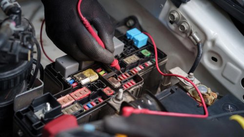 This is the essential tool every hybrid and EV auto mechanic needs
