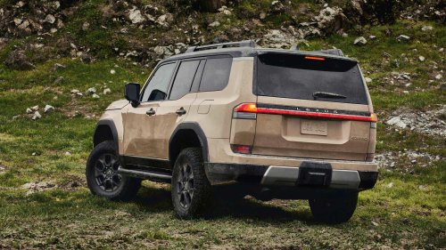 Lexus, Lexus IS, Lexus GX, Toyota, 5 reasons the Lexus GX is a better buy than the Toyota Land Cruiser