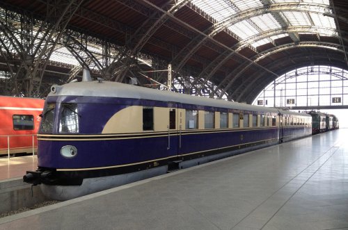 Top 10: The fastest diesel locomotives