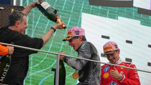 La razón por la que Kimi Antonelli no pudo tener champán en el podio a pesar de tener 19 años