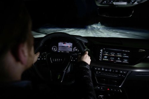 60 percent of drivers are struggling with headlight glare