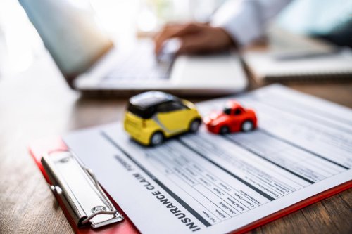 Cuidado, si te encuentras tu coche rayado, hay una razón: es la última moda entre los jóvenes en España para hacerse virales en TikTok