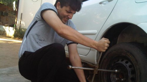 Driver says the tire shop tightened the lug nuts so much he couldn’t remove them later