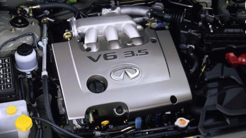 2004 Infiniti I35 is a forgotten Lexus ES rival to remember