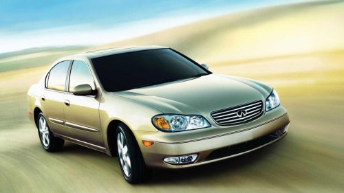 2004 Infiniti I35 is a forgotten Lexus ES rival to remember