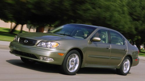 2004 Infiniti I35 is a forgotten Lexus ES rival to remember