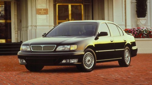 2004 Infiniti I35 is a forgotten Lexus ES rival to remember