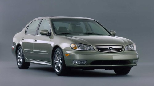 2004 Infiniti I35 is a forgotten Lexus ES rival to remember