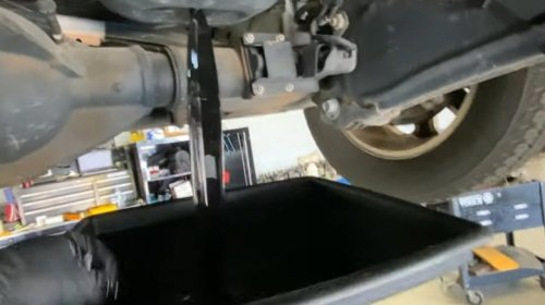 What's the oil capacity of a 6.7L Cummins & why does the model year matter?