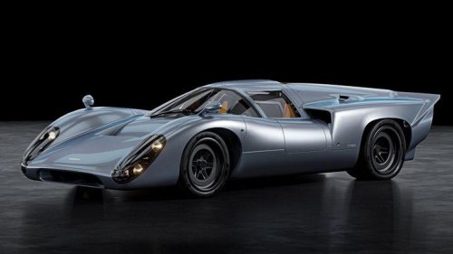 El fantasma de Porsche y Ford vuelve a la vida: renace el Lola T70 con V8 6.2 de diario y un T70S de carreras