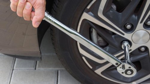 Do owners find expensive torque wrenches to be more accurate than bargain-bin ones?