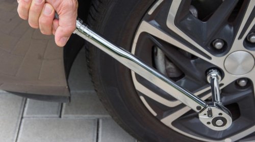 Do owners find expensive torque wrenches to be more accurate than bargain-bin ones?