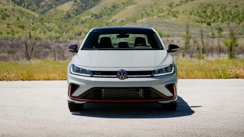 Honda Civic Si vs. Volkswagen Jetta GLI: Which sport compact comes out on top?