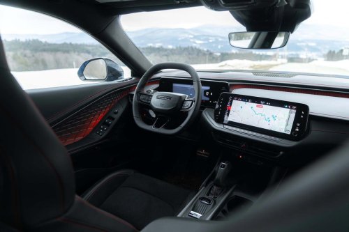 Dodge, Dodge Charger, Dodge Charger R/T, Dodge Charger Scat Pack, Al volante del Dodge Charger R/T 2026: ¿mejora en algo al Scat Pack?