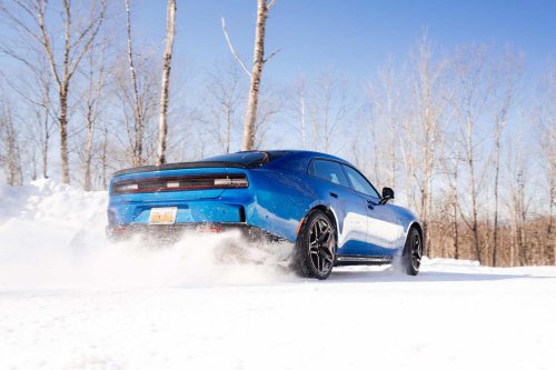 Al volante del Dodge Charger R/T 2026: ¿mejora en algo al Scat Pack?