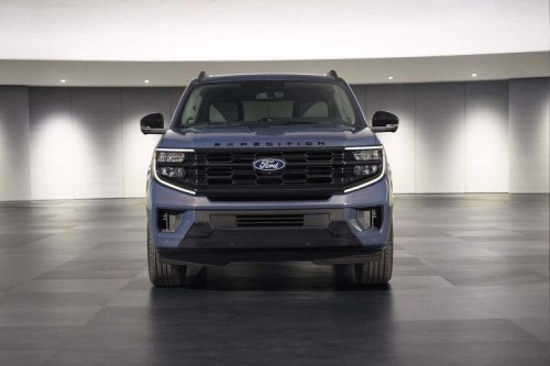 Ford wishes the Expedition a happy 30th birthday with appearance pack