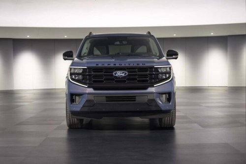 Ford, Ford Expedition, Ford wishes the Expedition a happy 30th birthday with appearance pack