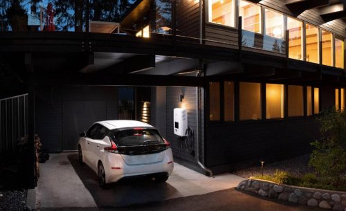 El timo de las tarifas para recargar coches eléctricos destapado por la OCU: por qué lo 'especial' te sale más caro