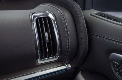 Ford wishes the Expedition a happy 30th birthday with appearance pack