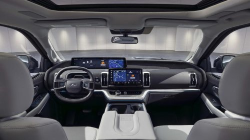Ford, Ford Expedition, Ford Mustang, Ford put Mustang Dark Horse paint on the 2027 Expedition
