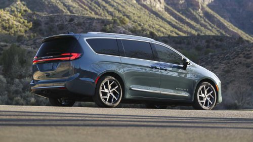 Chrysler, Chrysler's got a new logo you'll only see on one car