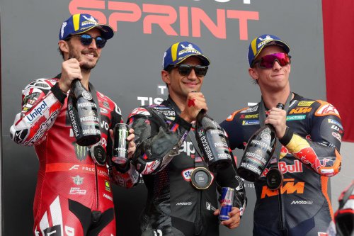 El jefe de Ducati analiza los problemas de Marc Márquez y Pecco Bagnaia frente a Aprilia: "Toca"