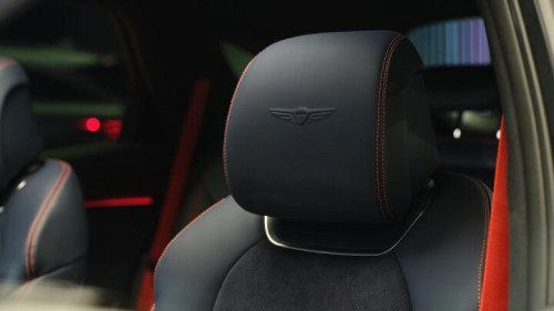 Genesis expands graphite trim to GV70 for 2027