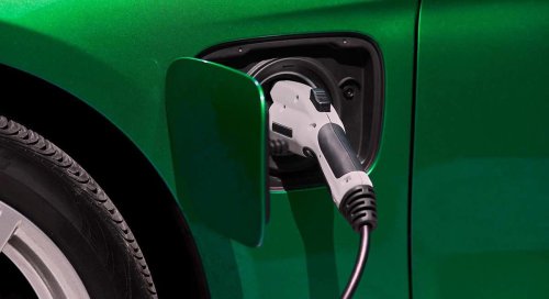 Híbrido enchufable o eléctrico en 2026: un experto en motor revela qué opción tiene más sentido actualmente