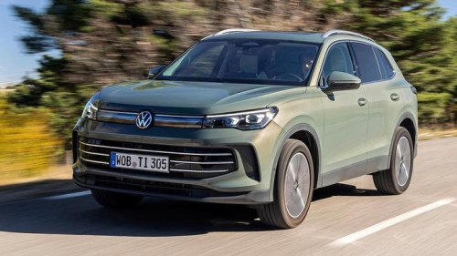 Los coches más vendidos en marzo de 2026, el Dacia Sandero recupera la corona y Toyota sorprende con el C-HR