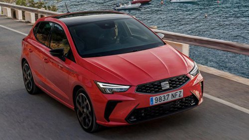 Los coches más vendidos en marzo de 2026, el Dacia Sandero recupera la corona y Toyota sorprende con el C-HR