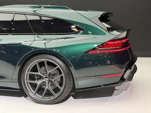 Genesis, Genesis just shocked us: The G90 wingback is even better in person