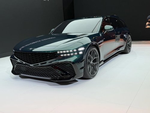 Genesis just shocked us: The G90 wingback is even better in person