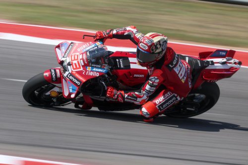 El jefe de Ducati analiza los problemas de Marc Márquez y Pecco Bagnaia frente a Aprilia: "Toca"