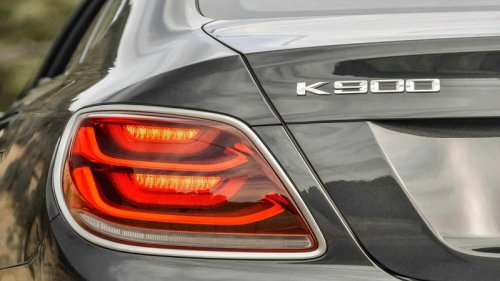 The phantom V8 sedan that history barely recorded